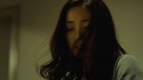 愛美之心人皆有之,木下紗和在餐廳當(dāng)服務(wù)員,化妝真講究