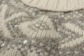 冬日時尚焦點 亮片雪花圖案羊毛羊駝混紡寬松毛衫