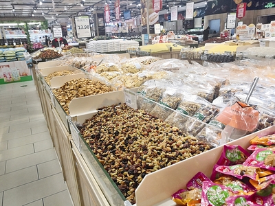 散裝食品裸售存在隱患，開放式管理需加強監管